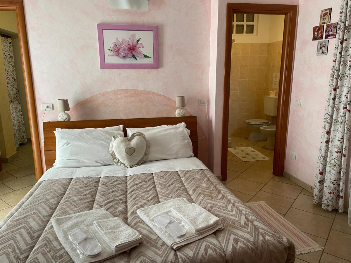 Hotel Diffuso Il Portichetto Vezio Perledo Exterior foto